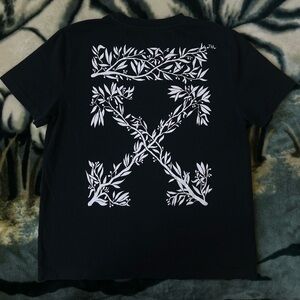 -Off-White Black Cotton Arrows T
-Size XS